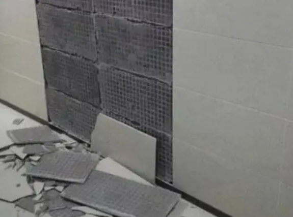 卡若瓷砖空鼓维修公司分享下卡若墙砖松动维修的知识